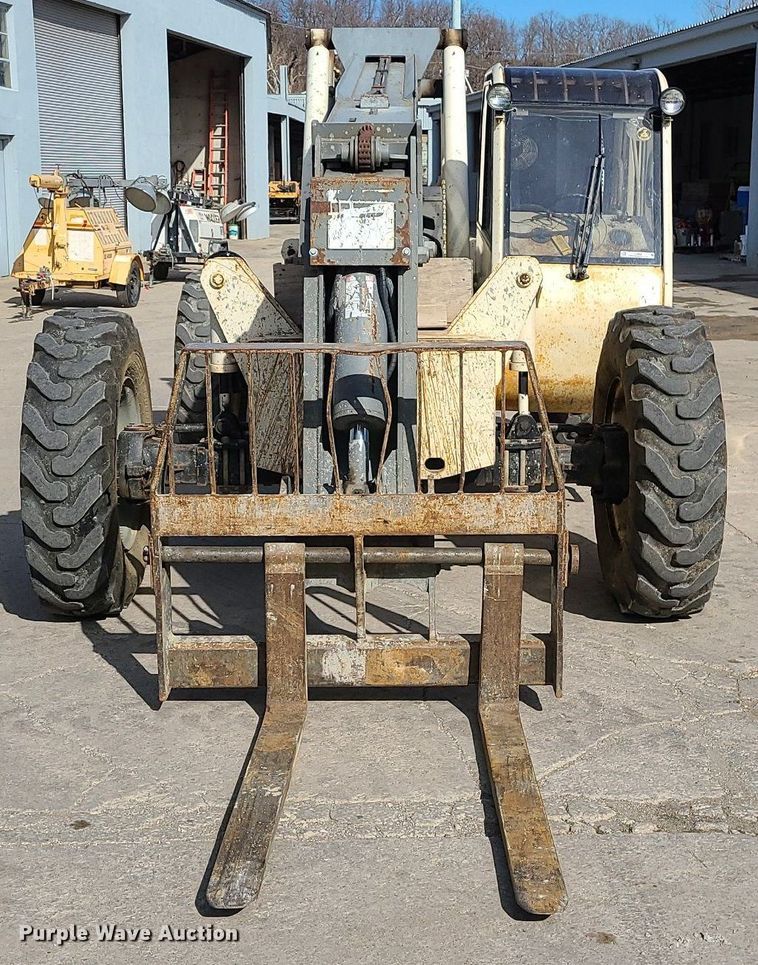 image for item LH9820 Terex TH842C  telehandler