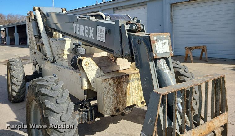 image for item LH9820 Terex TH842C  telehandler