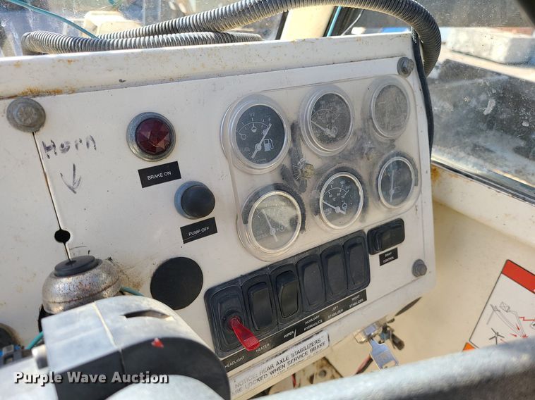 image for item LH9820 Terex TH842C  telehandler