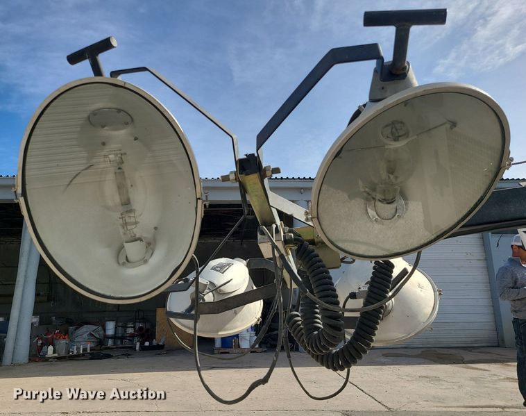 image for item LH9822 2004 Wacker LTC4  light plant