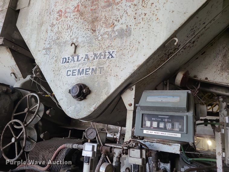 image for item LH9823 1981 Daffin volumetric mixer