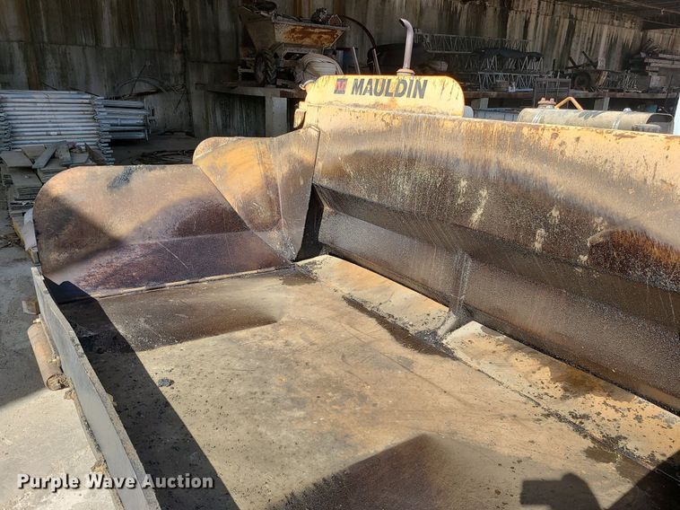 image for item LH9824 Mauldin 550E  paver