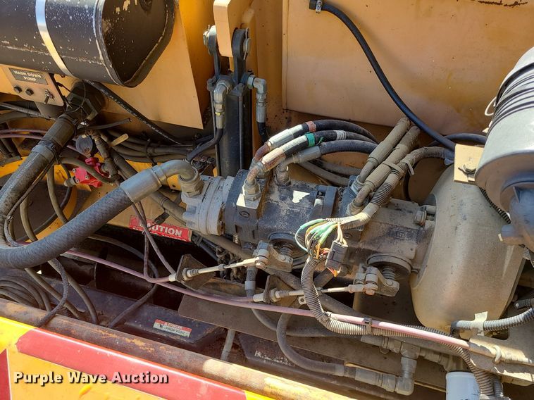 image for item LH9824 Mauldin 550E  paver