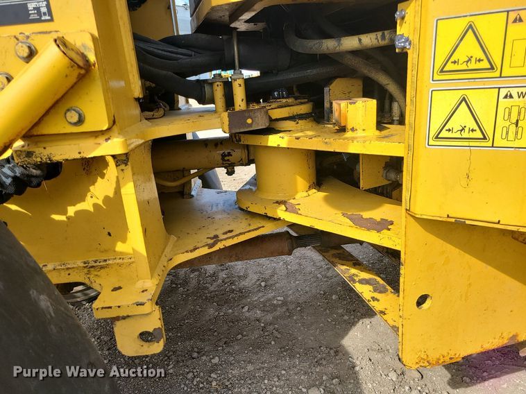 image for item LH9827 2006 Caterpillar 904B  wheel loader