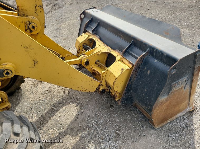 image for item LH9827 2006 Caterpillar 904B  wheel loader