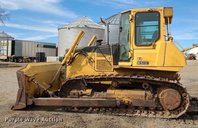 image for item LH9829 John Deere 850C  dozer