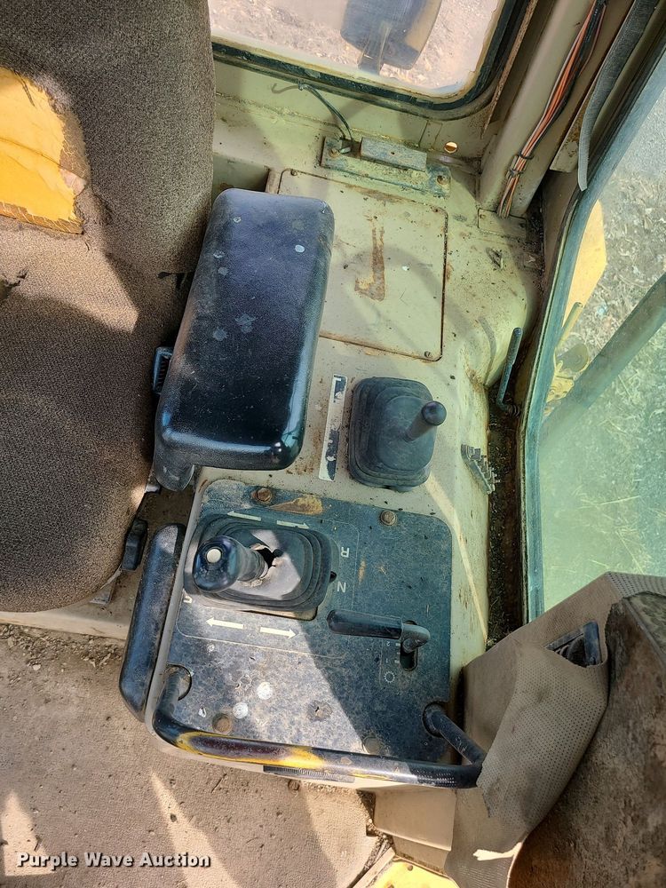 image for item LH9829 John Deere 850C  dozer