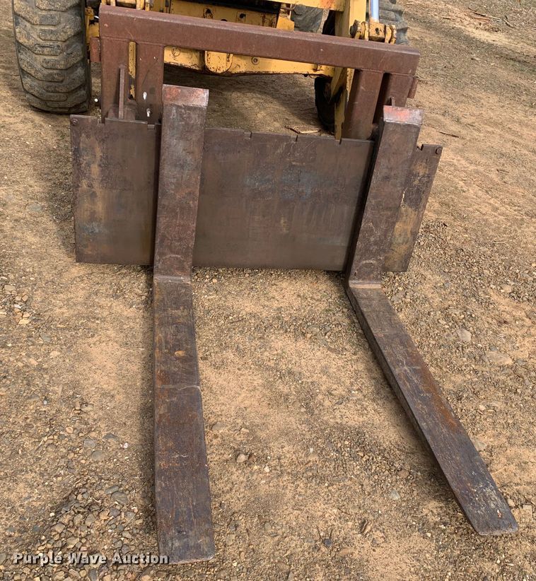 image for item LI9107 New Holland 445D  landscape tractor