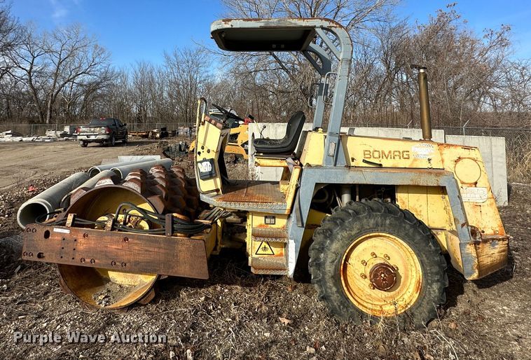 image for item LN9069 Bomag BW142  single drum roller
