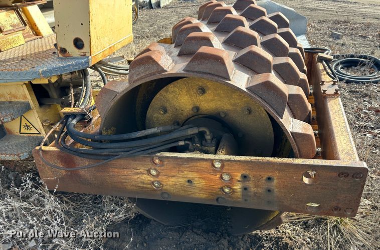 image for item LN9069 Bomag BW142  single drum roller