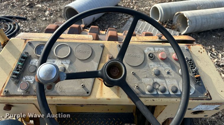 image for item LN9069 Bomag BW142  single drum roller