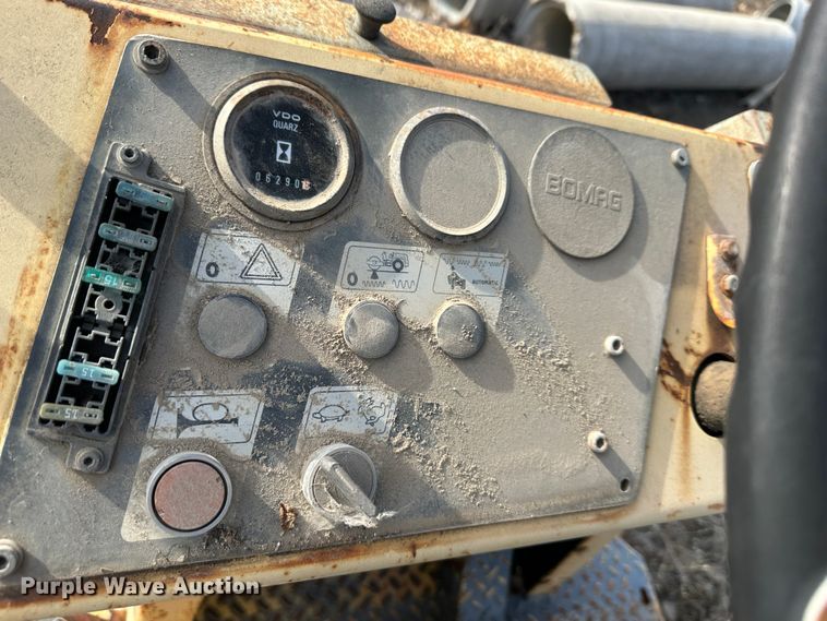 image for item LN9069 Bomag BW142  single drum roller