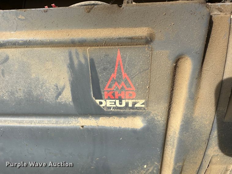 image for item LN9069 Bomag BW142  single drum roller