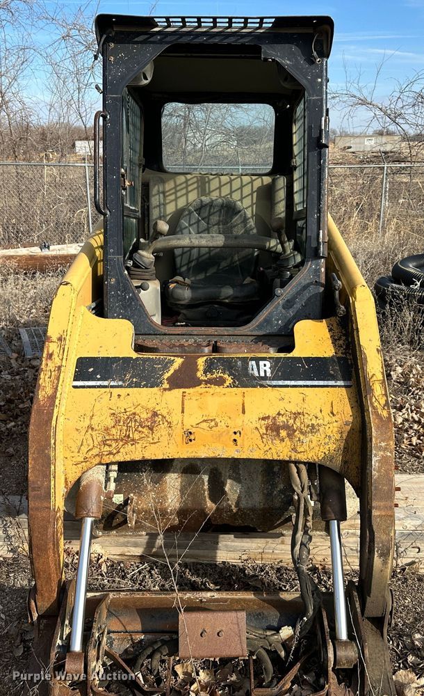 image for item LN9070 2006 Caterpillar 236B  skid steer loader