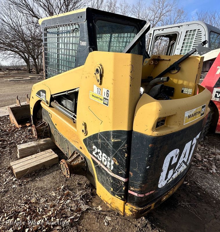 image for item LN9070 2006 Caterpillar 236B  skid steer loader