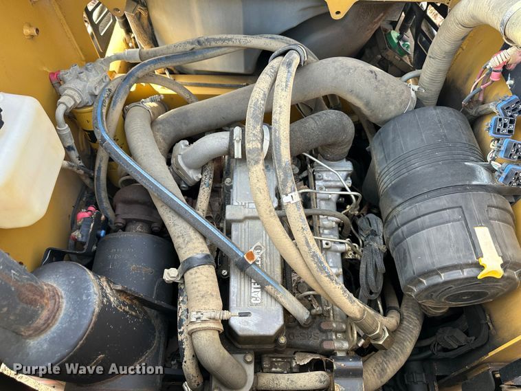 image for item LN9070 2006 Caterpillar 236B  skid steer loader