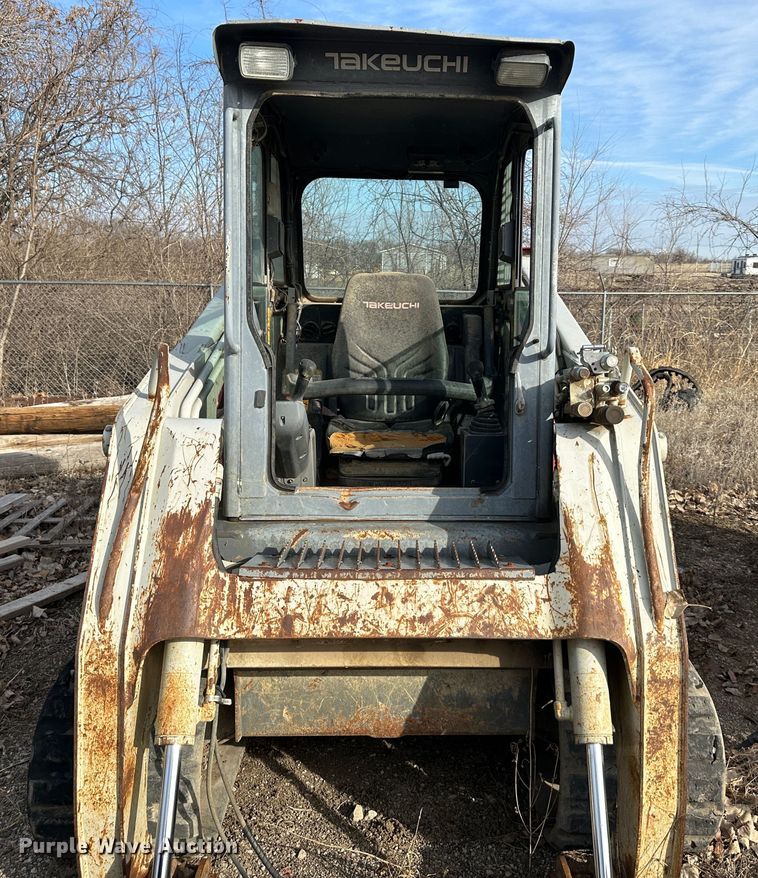 image for item LN9071 2010 Takeuchi TL250  tracked skid steer loader