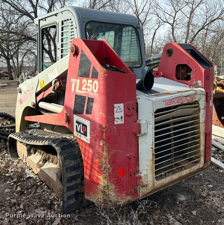 image for item LN9071 2010 Takeuchi TL250  tracked skid steer loader
