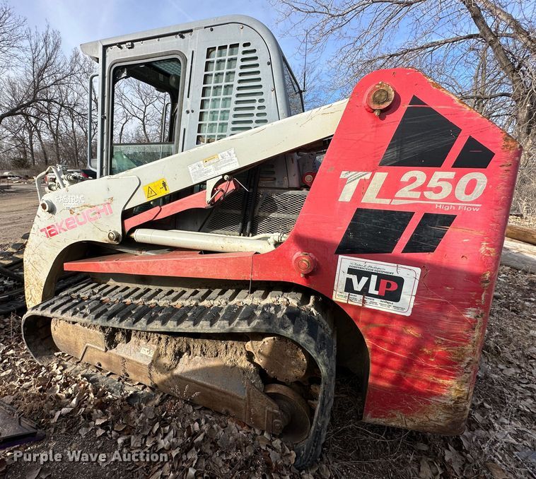 image for item LN9071 2010 Takeuchi TL250  tracked skid steer loader