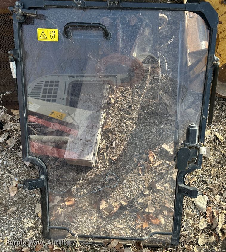 image for item LN9071 2010 Takeuchi TL250  tracked skid steer loader