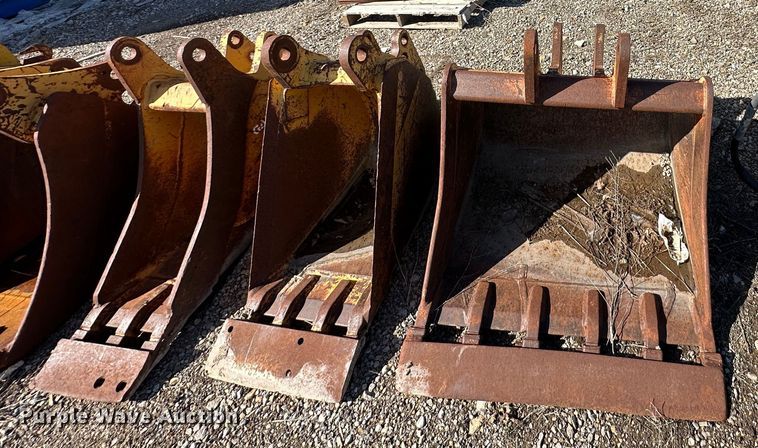 image for item LN9073 (4) Case 580 attachments