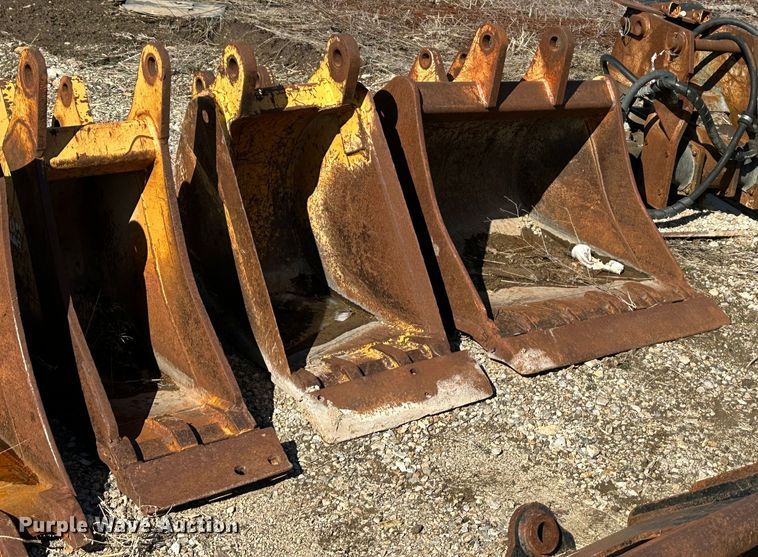 image for item LN9073 (4) Case 580 attachments