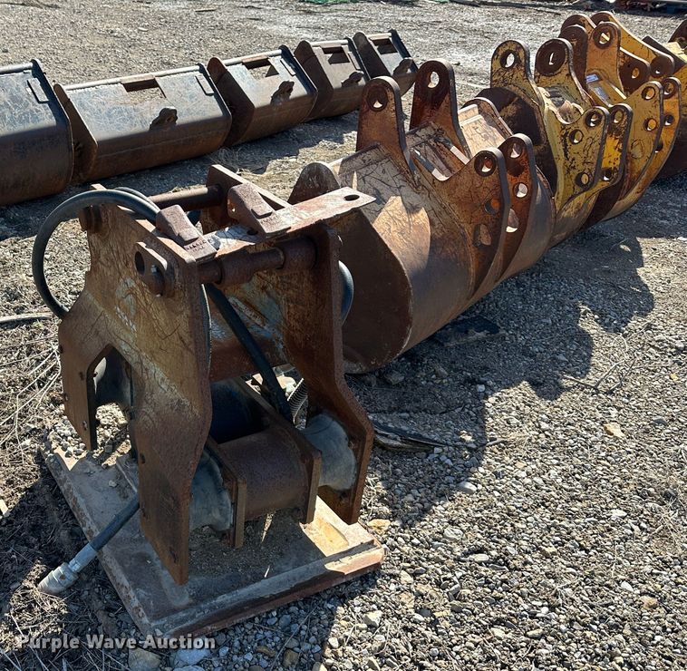 image for item LN9073 (4) Case 580 attachments