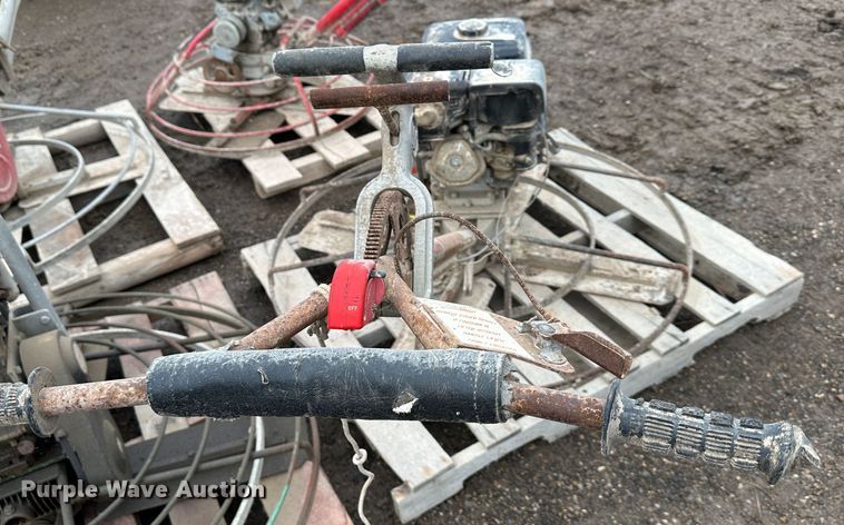 image for item LN9107 (4) power trowels