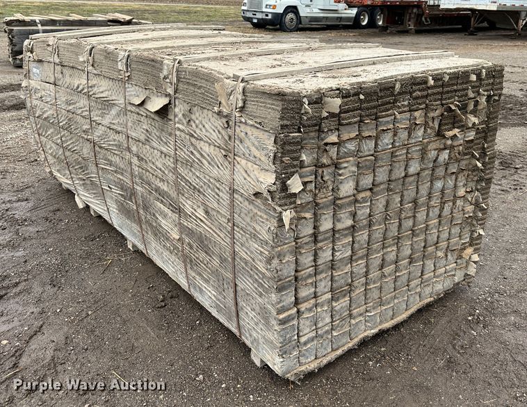 image for item LN9110 Approximately 1,400 concrete fiber expansion boards