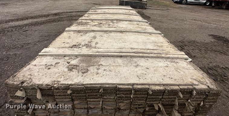 image for item LN9110 Approximately 1,400 concrete fiber expansion boards