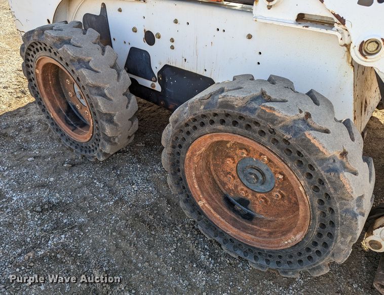 image for item LP9213 2006 Bobcat S175  skid steer loader