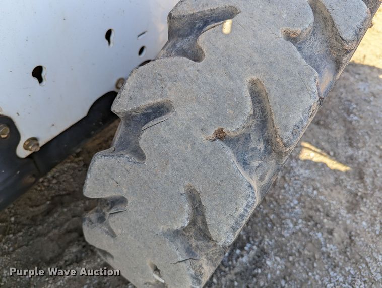 image for item LP9213 2006 Bobcat S175  skid steer loader