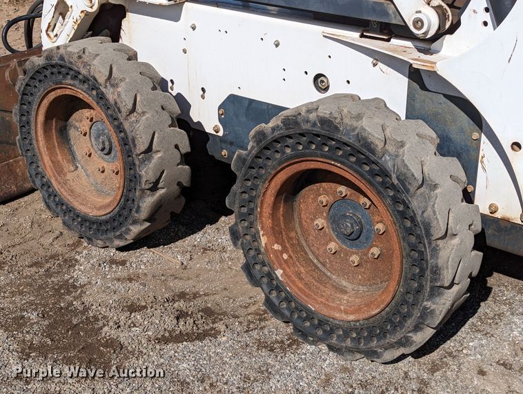 image for item LP9213 2006 Bobcat S175  skid steer loader