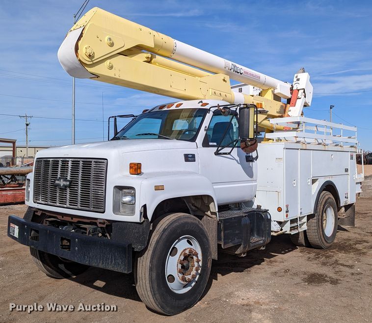 image for item LP9214 2002 Chevrolet C7500  bucket truck
