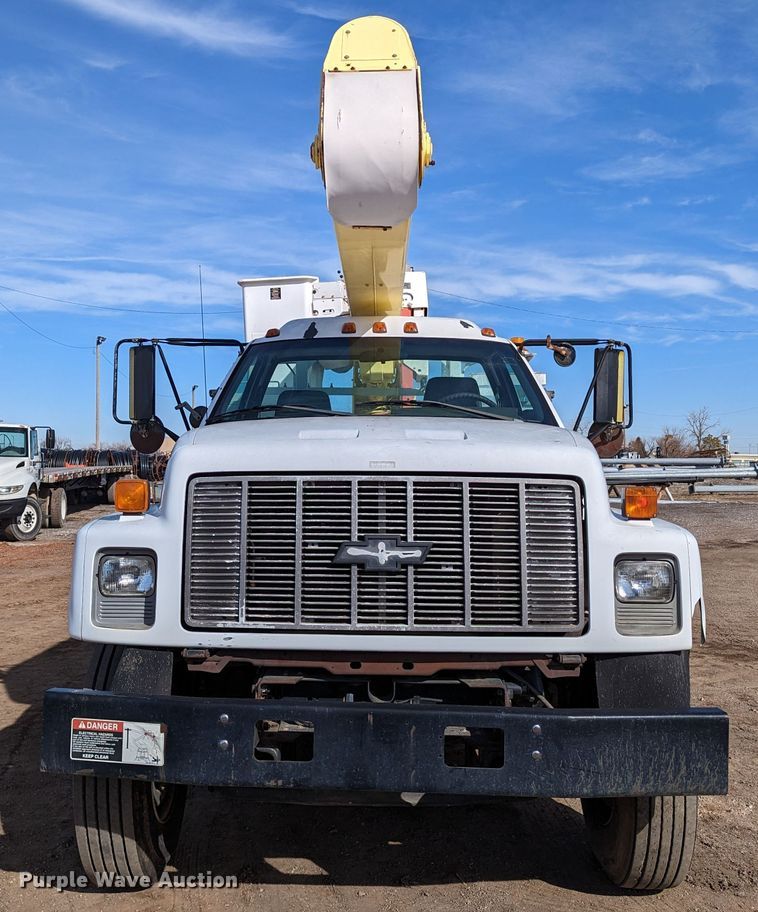 image for item LP9214 2002 Chevrolet C7500  bucket truck