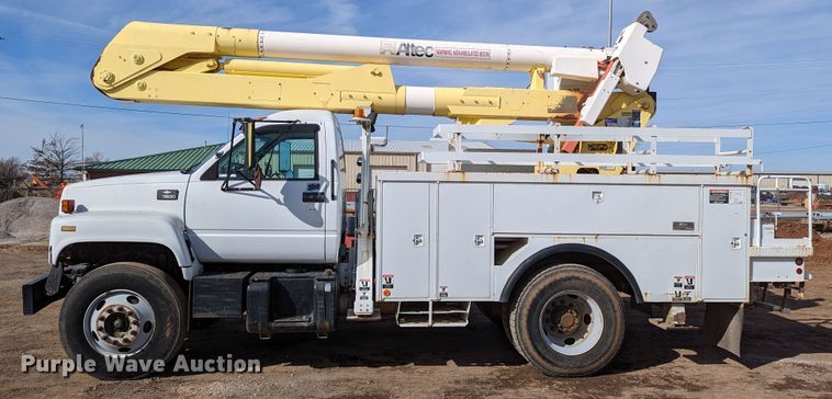 image for item LP9214 2002 Chevrolet C7500  bucket truck