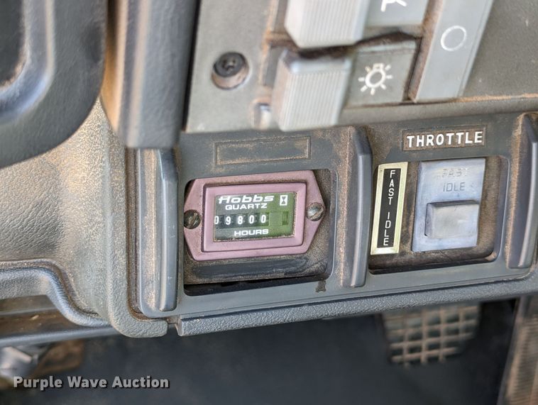 image for item LP9214 2002 Chevrolet C7500  bucket truck