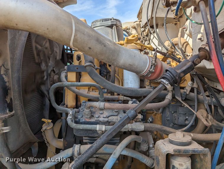 image for item LP9214 2002 Chevrolet C7500  bucket truck