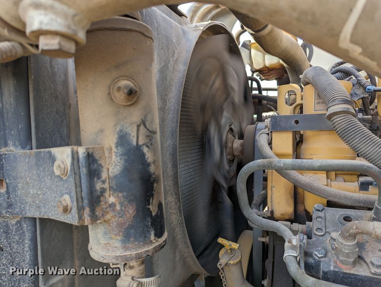 image for item LP9214 2002 Chevrolet C7500  bucket truck