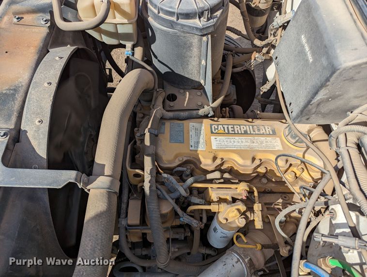 image for item LP9214 2002 Chevrolet C7500  bucket truck