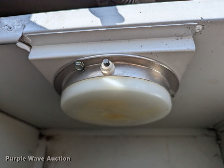 image for item LP9214 2002 Chevrolet C7500  bucket truck