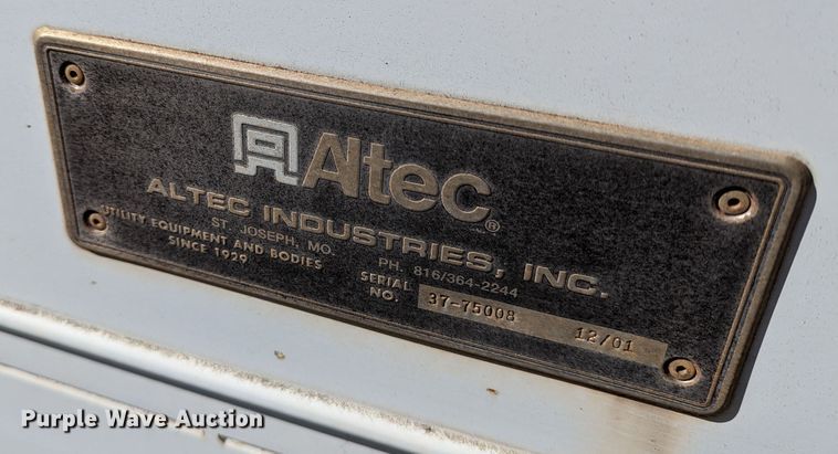 image for item LP9214 2002 Chevrolet C7500  bucket truck