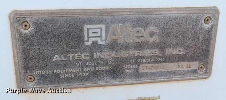 image for item LP9214 2002 Chevrolet C7500  bucket truck