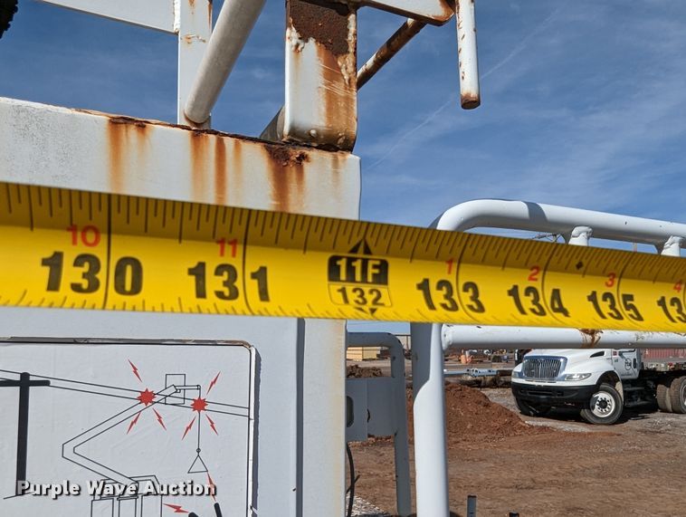 image for item LP9214 2002 Chevrolet C7500  bucket truck