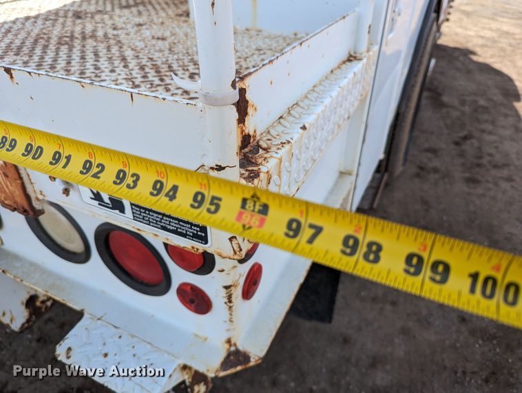 image for item LP9214 2002 Chevrolet C7500  bucket truck