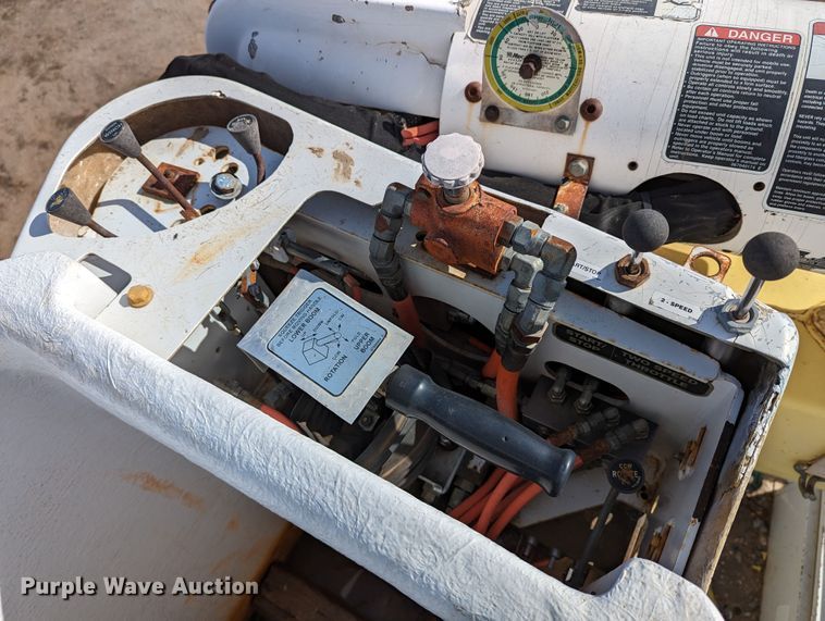 image for item LP9214 2002 Chevrolet C7500  bucket truck