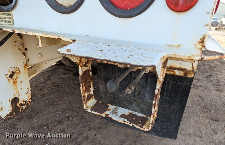 image for item LP9214 2002 Chevrolet C7500  bucket truck