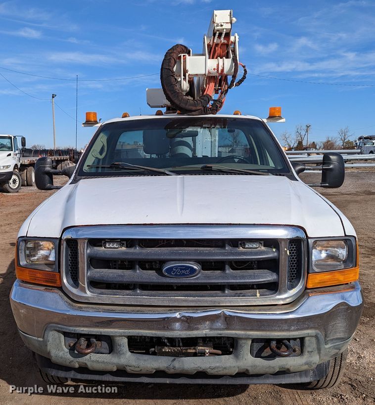 image for item LP9215 2001 Ford F550 Super Duty  bucket truck