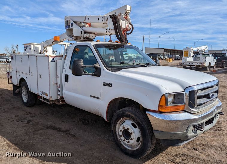 image for item LP9215 2001 Ford F550 Super Duty  bucket truck