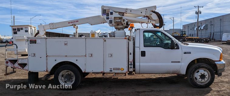 image for item LP9215 2001 Ford F550 Super Duty  bucket truck